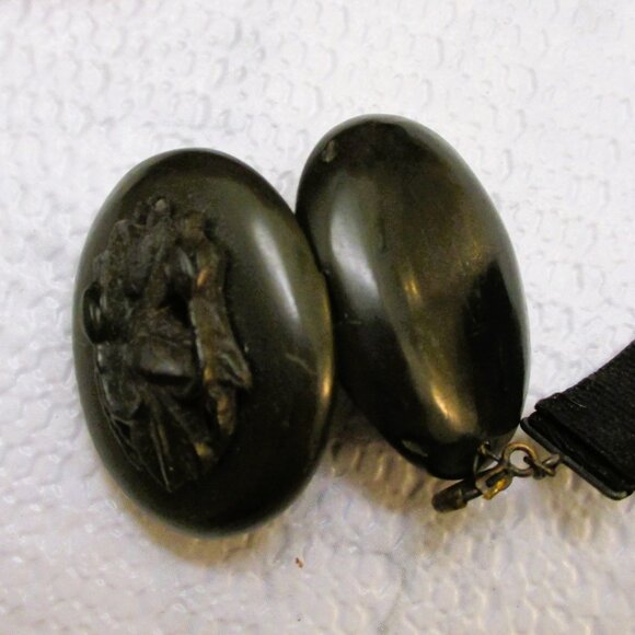 ANTIQUE Gutta Percha Locket Necklace with Photo ~ VICTORIAN Sailor Photo Locket - Picture 4 of 15